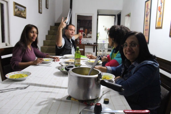 Ritinha, Wil, kesinha, Lizes e eu estou inc&oacute;gnito. 